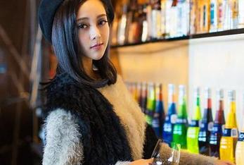 青豆客 – 杨上萱水手服图集,私拍里的航行,没再比这更知性
