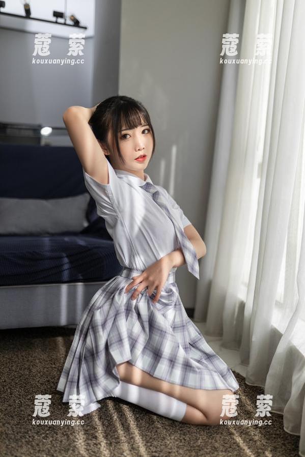 面饼仙儿的泳衣图集：我本以为是面饼，结果成了泳池的焦点