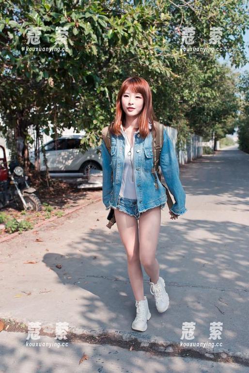 魔镜街拍-婷婷 魔镜街拍 - 婷婷的粉裙职场秀:销售主管日常的戏剧性套图