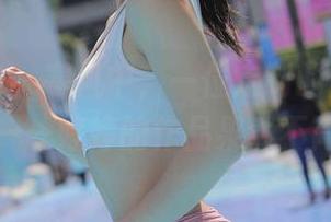 魔镜街拍 – 寒风中，一位定制的肉丝美人登场——婷婷的作品果然不简单！