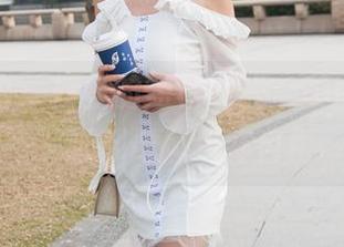 魔镜街拍 – 曼曼的短裙时光:美图合集,每一张都像风一样自由…